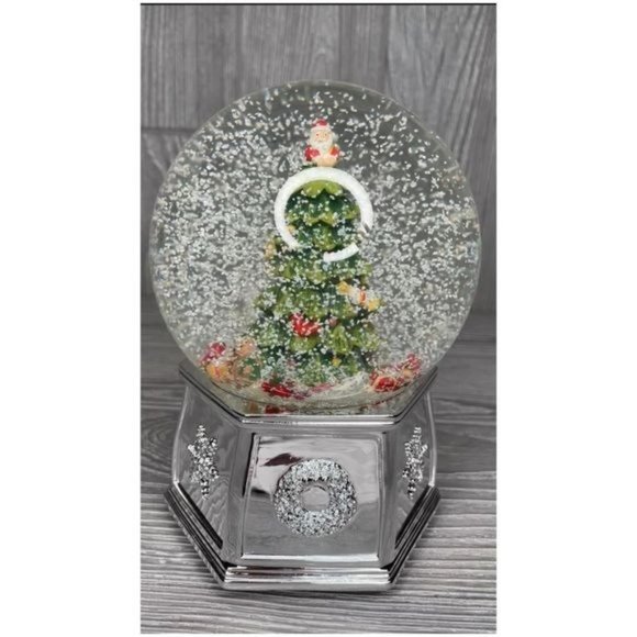 Spode Christmas tree and Santa snow globe music box I wish you a merry Christmas - Picture 2 of 9